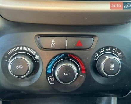 Чорний Джип Cherokee, об'ємом двигуна 2.4 л та пробігом 205 тис. км за 11190 $, фото 21 на Automoto.ua