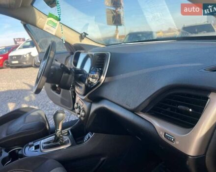 Чорний Джип Cherokee, об'ємом двигуна 2.4 л та пробігом 205 тис. км за 11190 $, фото 33 на Automoto.ua