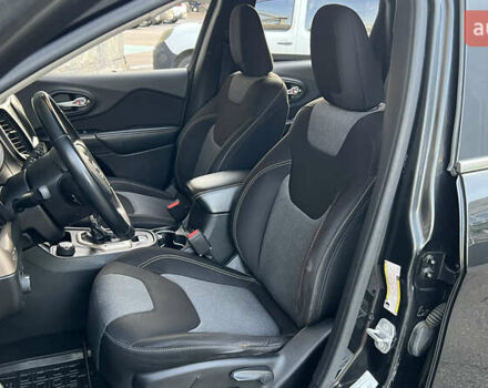 Черный Джип Чероки, объемом двигателя 2.4 л и пробегом 145 тыс. км за 12900 $, фото 8 на Automoto.ua