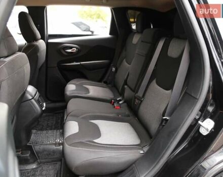 Джип Cherokee 2014 у Києві на Automoto.ua Чорний Джип Cherokee, об'ємом двигуна 2.36 л та пробігом 144 тис. км за 12900 $, фото 7 на Automoto.ua