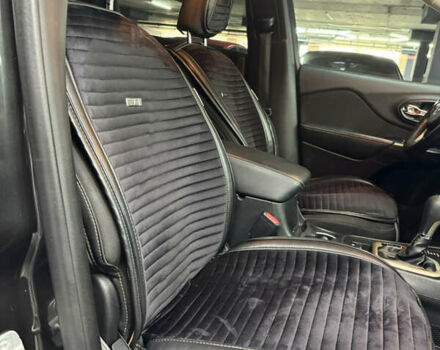 Чорний Джип Cherokee, об'ємом двигуна 2.36 л та пробігом 188 тис. км за 12700 $, фото 11 на Automoto.ua