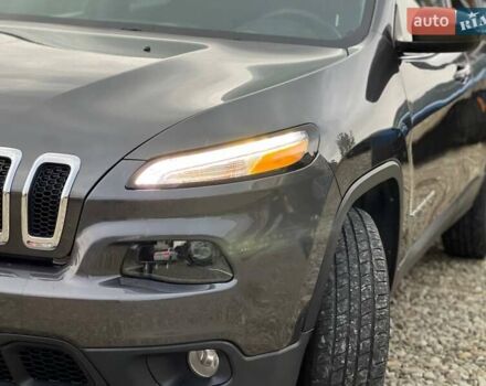 Чорний Джип Cherokee, об'ємом двигуна 2.36 л та пробігом 139 тис. км за 11990 $, фото 8 на Automoto.ua