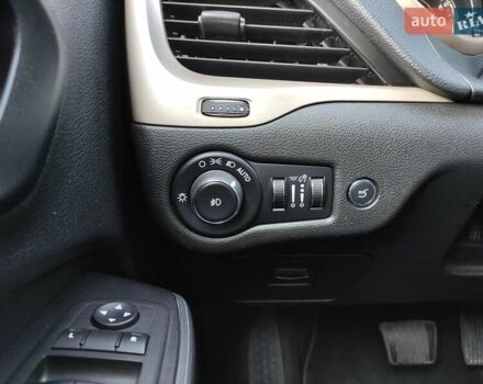 Чорний Джип Cherokee, об'ємом двигуна 3.24 л та пробігом 189 тис. км за 14500 $, фото 17 на Automoto.ua