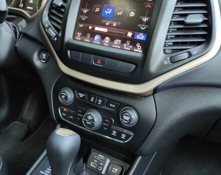 Чорний Джип Cherokee, об'ємом двигуна 3.24 л та пробігом 189 тис. км за 14500 $, фото 16 на Automoto.ua