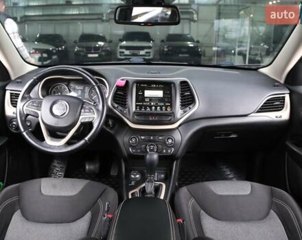 Джип Cherokee 2014 у Києві на Automoto.ua Чорний Джип Cherokee, об'ємом двигуна 2.36 л та пробігом 144 тис. км за 12900 $, фото 11 на Automoto.ua