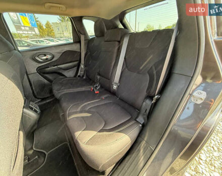 Чорний Джип Cherokee, об'ємом двигуна 2.4 л та пробігом 139 тис. км за 12500 $, фото 48 на Automoto.ua