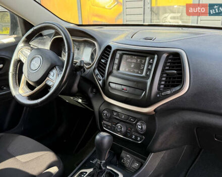 Чорний Джип Cherokee, об'ємом двигуна 2.4 л та пробігом 139 тис. км за 12500 $, фото 32 на Automoto.ua