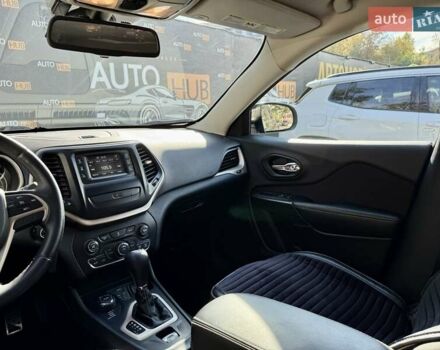 Чорний Джип Cherokee, об'ємом двигуна 2.36 л та пробігом 189 тис. км за 13900 $, фото 11 на Automoto.ua