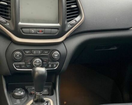 Чорний Джип Cherokee, об'ємом двигуна 3.2 л та пробігом 100 тис. км за 9500 $, фото 6 на Automoto.ua