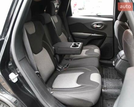 Джип Cherokee 2014 у Києві на Automoto.ua Чорний Джип Cherokee, об'ємом двигуна 2.36 л та пробігом 144 тис. км за 12900 $, фото 8 на Automoto.ua