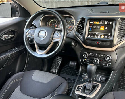 Черный Джип Чероки, объемом двигателя 2.4 л и пробегом 145 тыс. км за 12900 $, фото 13 на Automoto.ua