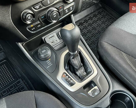 Черный Джип Чероки, объемом двигателя 2.4 л и пробегом 145 тыс. км за 12900 $, фото 24 на Automoto.ua