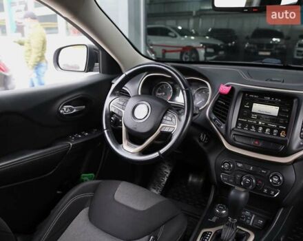 Джип Cherokee 2014 у Києві на Automoto.ua Чорний Джип Cherokee, об'ємом двигуна 2.36 л та пробігом 144 тис. км за 12900 $, фото 10 на Automoto.ua