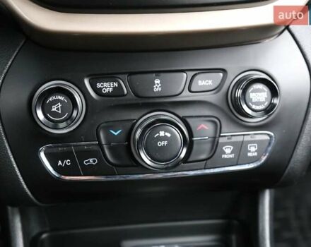 Джип Cherokee 2014 у Києві на Automoto.ua Чорний Джип Cherokee, об'ємом двигуна 2.36 л та пробігом 144 тис. км за 12900 $, фото 17 на Automoto.ua