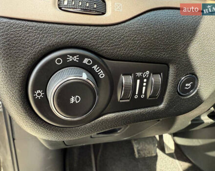 Чорний Джип Cherokee, об'ємом двигуна 2.4 л та пробігом 139 тис. км за 12500 $, фото 52 на Automoto.ua