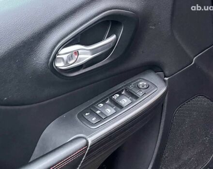 Черный Джип Чероки, объемом двигателя 3.2 л и пробегом 221 тыс. км за 14940 $, фото 15 на Automoto.ua