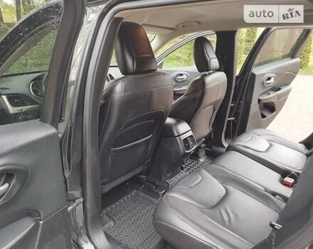 Чорний Джип Cherokee, об'ємом двигуна 2.4 л та пробігом 133 тис. км за 14500 $, фото 13 на Automoto.ua