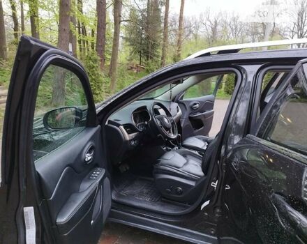 Чорний Джип Cherokee, об'ємом двигуна 2.4 л та пробігом 133 тис. км за 14500 $, фото 7 на Automoto.ua