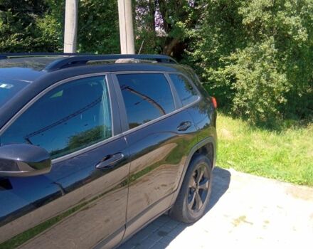 Черный Джип Чероки, объемом двигателя 2.4 л и пробегом 240 тыс. км за 12800 $, фото 3 на Automoto.ua