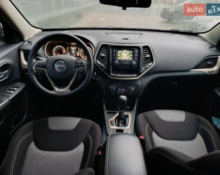 Черный Джип Чероки, объемом двигателя 2.4 л и пробегом 86 тыс. км за 12700 $, фото 19 на Automoto.ua