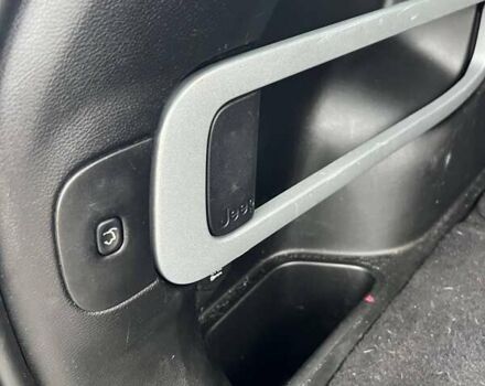 Чорний Джип Cherokee, об'ємом двигуна 2.36 л та пробігом 227 тис. км за 9600 $, фото 14 на Automoto.ua