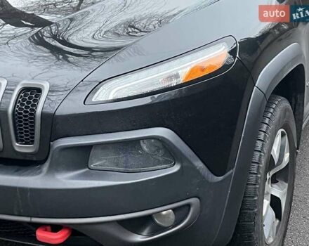 Черный Джип Чероки, объемом двигателя 3.2 л и пробегом 221 тыс. км за 14990 $, фото 1 на Automoto.ua