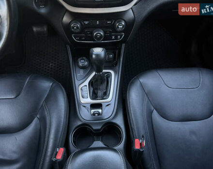 Чорний Джип Cherokee, об'ємом двигуна 2.36 л та пробігом 260 тис. км за 11900 $, фото 31 на Automoto.ua