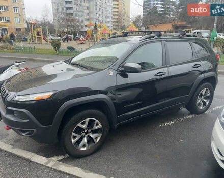 Черный Джип Чероки, объемом двигателя 3.24 л и пробегом 221 тыс. км за 15000 $, фото 1 на Automoto.ua