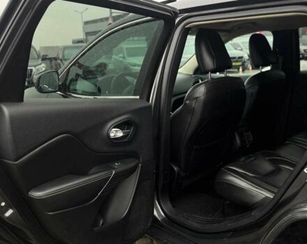 Черный Джип Чероки, объемом двигателя 3.2 л и пробегом 243 тыс. км за 12900 $, фото 20 на Automoto.ua