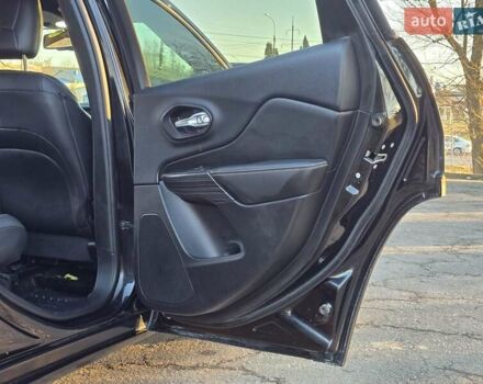 Черный Джип Чероки, объемом двигателя 2.36 л и пробегом 240 тыс. км за 12700 $, фото 53 на Automoto.ua