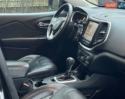 Черный Джип Чероки, объемом двигателя 3.2 л и пробегом 221 тыс. км за 14990 $, фото 26 на Automoto.ua