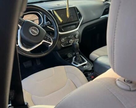 Черный Джип Чероки, объемом двигателя 2.4 л и пробегом 198 тыс. км за 13200 $, фото 4 на Automoto.ua