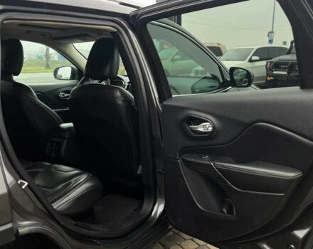 Черный Джип Чероки, объемом двигателя 3.2 л и пробегом 243 тыс. км за 12900 $, фото 17 на Automoto.ua