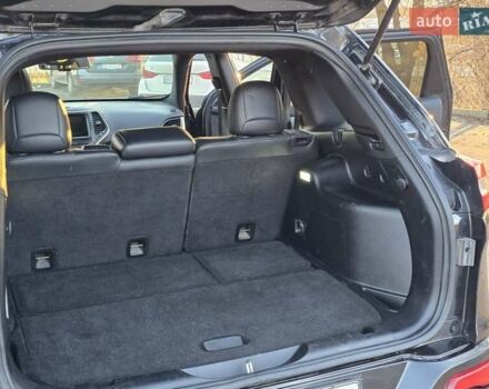 Черный Джип Чероки, объемом двигателя 2.36 л и пробегом 240 тыс. км за 12700 $, фото 68 на Automoto.ua