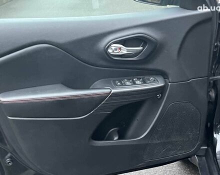 Черный Джип Чероки, объемом двигателя 3.2 л и пробегом 221 тыс. км за 14940 $, фото 14 на Automoto.ua