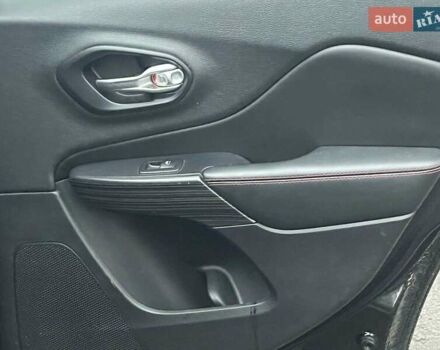 Черный Джип Чероки, объемом двигателя 3.2 л и пробегом 221 тыс. км за 14990 $, фото 27 на Automoto.ua