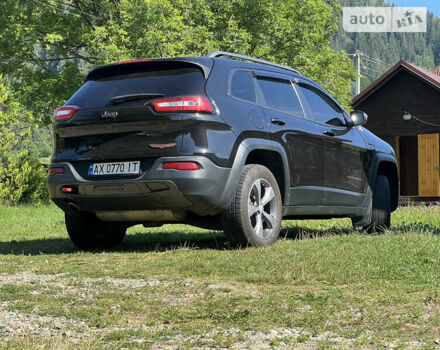 Чорний Джип Cherokee, об'ємом двигуна 0 л та пробігом 130 тис. км за 16700 $, фото 2 на Automoto.ua