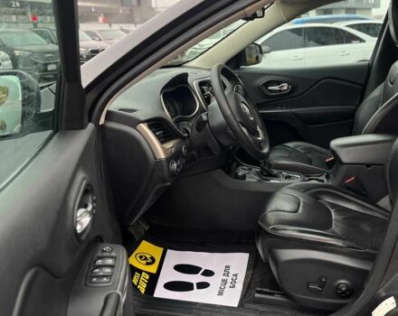 Черный Джип Чероки, объемом двигателя 3.2 л и пробегом 243 тыс. км за 12900 $, фото 18 на Automoto.ua