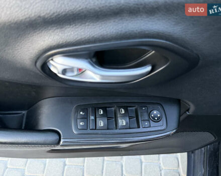 Чорний Джип Cherokee, об'ємом двигуна 2.36 л та пробігом 260 тис. км за 11900 $, фото 34 на Automoto.ua