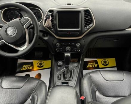 Черный Джип Чероки, объемом двигателя 3.2 л и пробегом 243 тыс. км за 12900 $, фото 8 на Automoto.ua