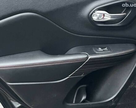 Черный Джип Чероки, объемом двигателя 3.2 л и пробегом 221 тыс. км за 14940 $, фото 25 на Automoto.ua