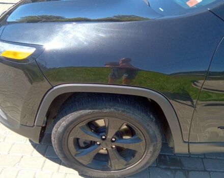 Черный Джип Чероки, объемом двигателя 2.4 л и пробегом 240 тыс. км за 12800 $, фото 2 на Automoto.ua