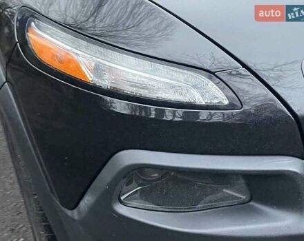 Черный Джип Чероки, объемом двигателя 3.2 л и пробегом 221 тыс. км за 14990 $, фото 3 на Automoto.ua