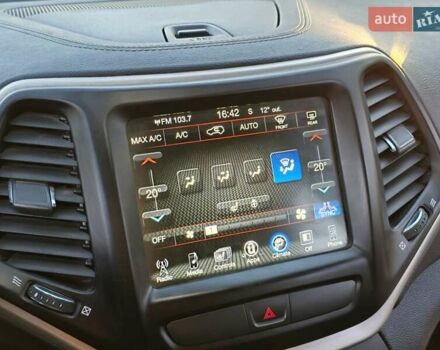 Черный Джип Чероки, объемом двигателя 2.36 л и пробегом 240 тыс. км за 12700 $, фото 72 на Automoto.ua