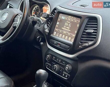 Черный Джип Чероки, объемом двигателя 3.2 л и пробегом 221 тыс. км за 14990 $, фото 31 на Automoto.ua