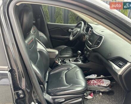 Чорний Джип Cherokee, об'ємом двигуна 3.24 л та пробігом 232 тис. км за 7700 $, фото 10 на Automoto.ua