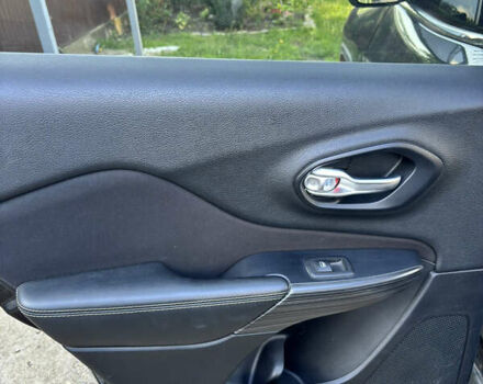 Чорний Джип Cherokee, об'ємом двигуна 2.36 л та пробігом 161 тис. км за 16000 $, фото 21 на Automoto.ua