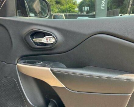 Черный Джип Чероки, объемом двигателя 2.4 л и пробегом 138 тыс. км за 13500 $, фото 17 на Automoto.ua