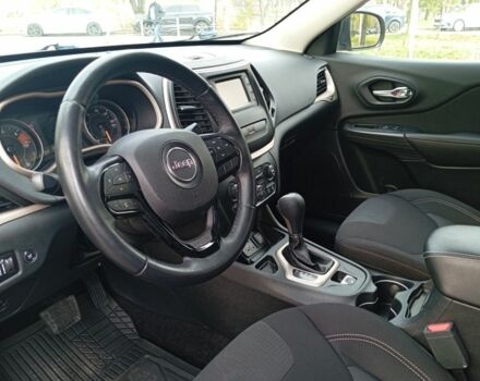 Черный Джип Чероки, объемом двигателя 0 л и пробегом 208 тыс. км за 10900 $, фото 10 на Automoto.ua