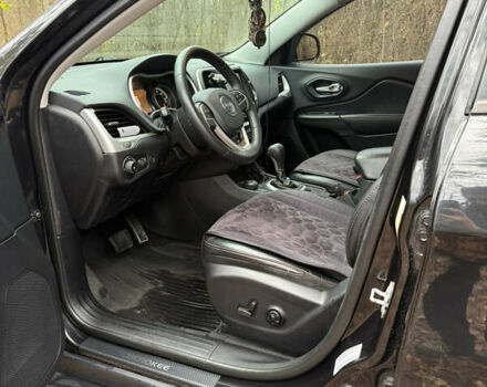 Черный Джип Чероки, объемом двигателя 3.2 л и пробегом 145 тыс. км за 15500 $, фото 10 на Automoto.ua